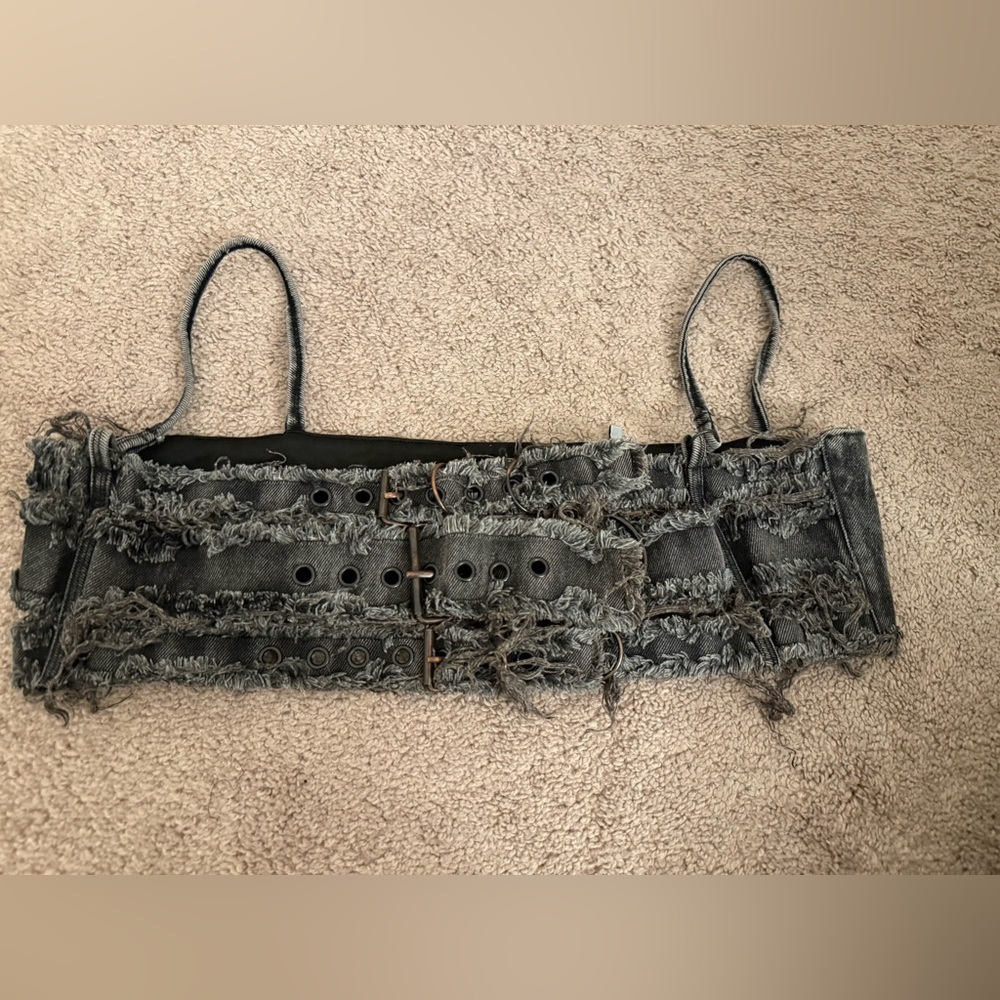 Namilia Belt Top Washed Black Distressed